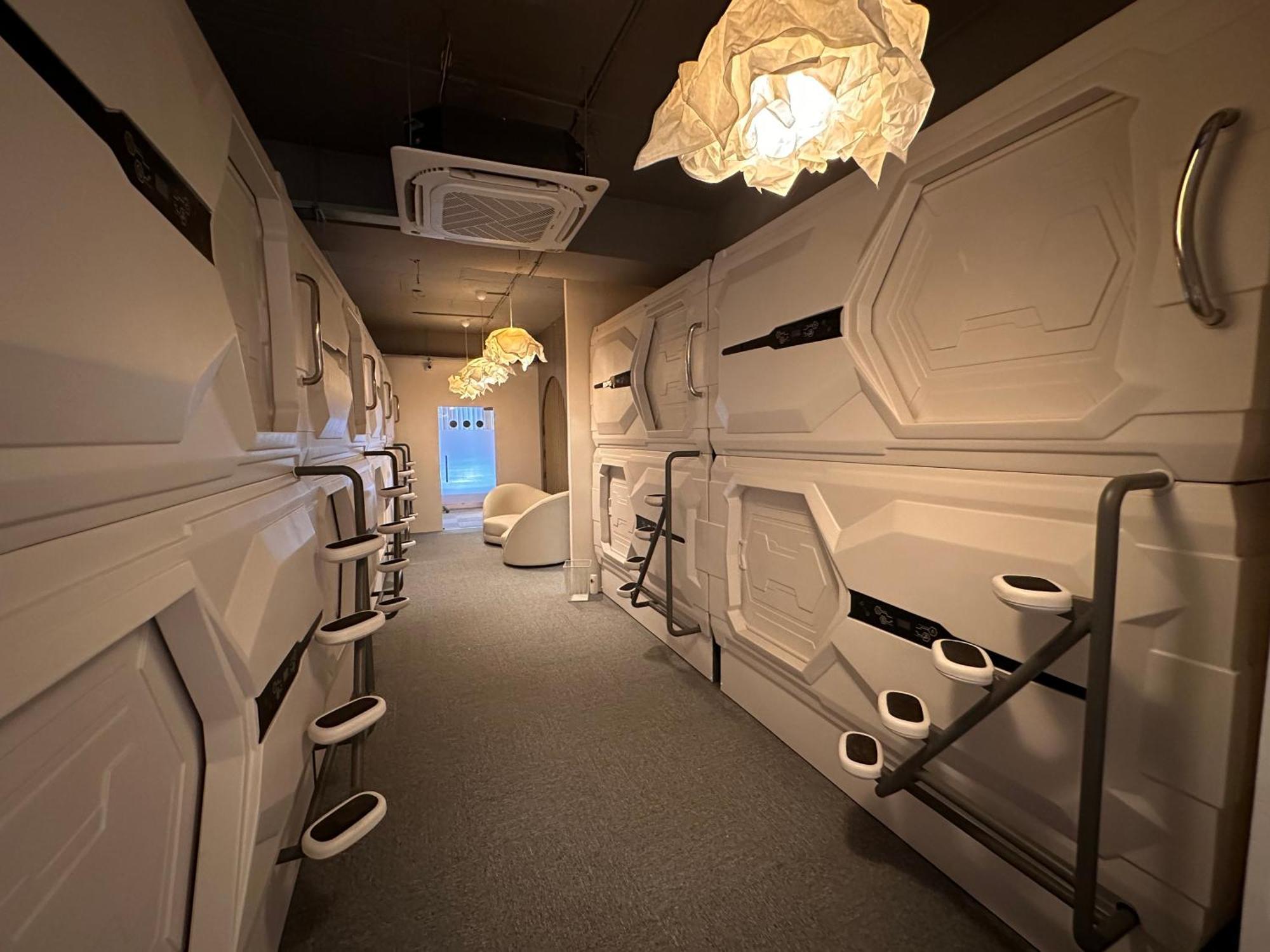 Blr Pods Hotel Bangalore Exterior foto